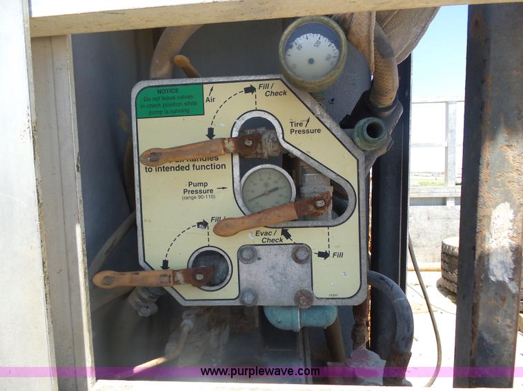 image for item J6015 2008 Ford F450 service truck with crane