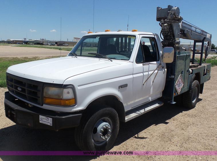 image for item J6016 1996 Ford F450 service truck with crane