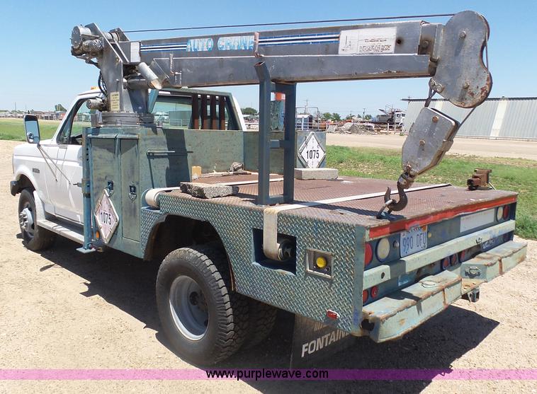 image for item J6016 1996 Ford F450 service truck with crane
