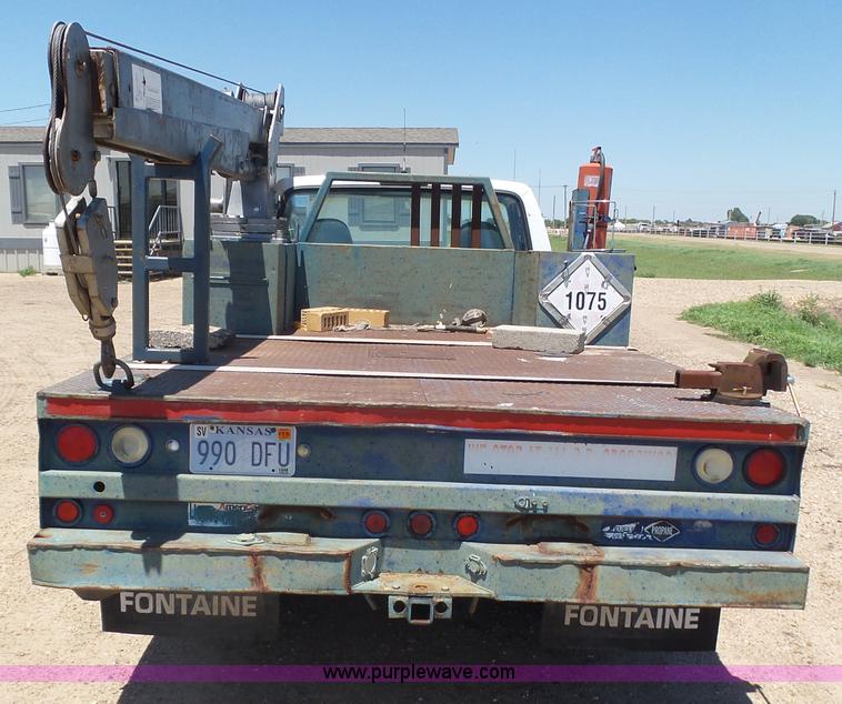 image for item J6016 1996 Ford F450 service truck with crane