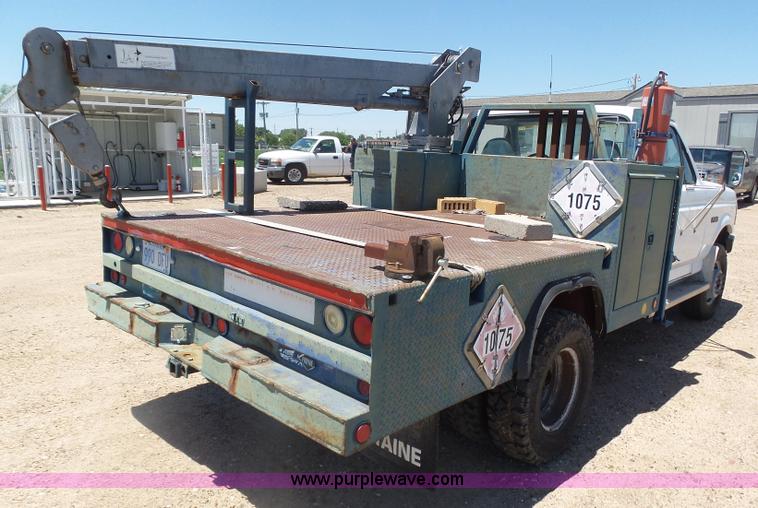 image for item J6016 1996 Ford F450 service truck with crane