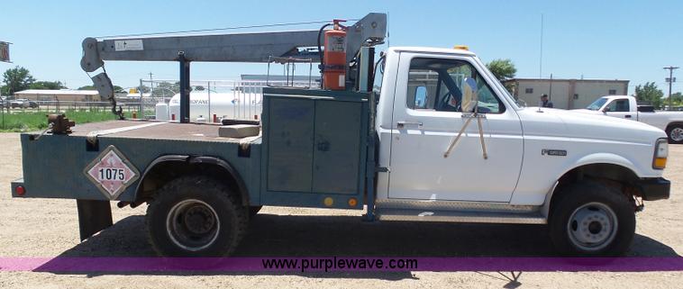image for item J6016 1996 Ford F450 service truck with crane