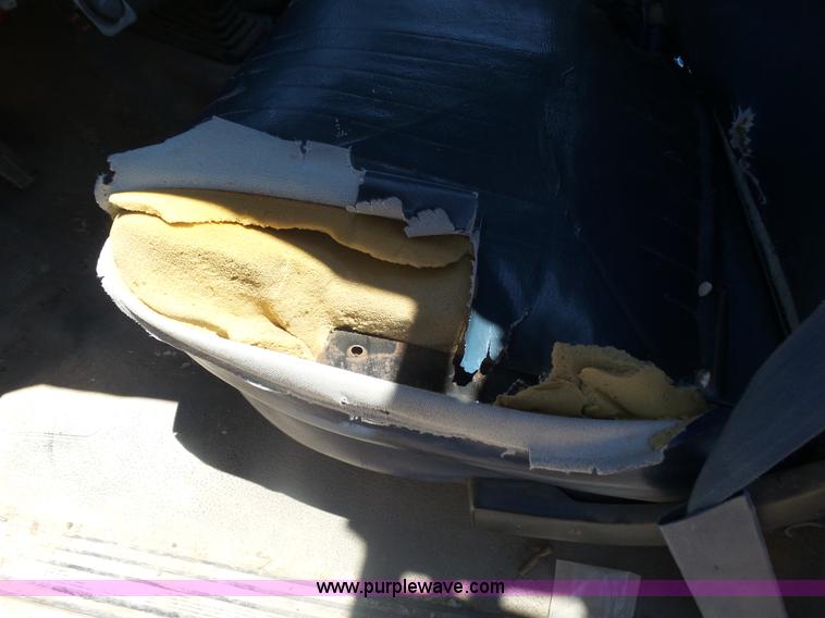 image for item J6016 1996 Ford F450 service truck with crane