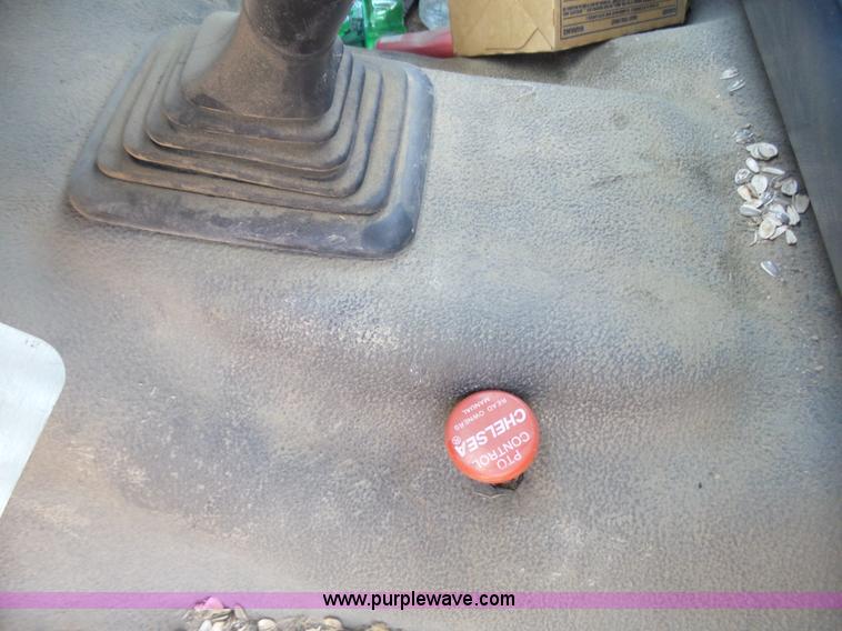 image for item J6016 1996 Ford F450 service truck with crane