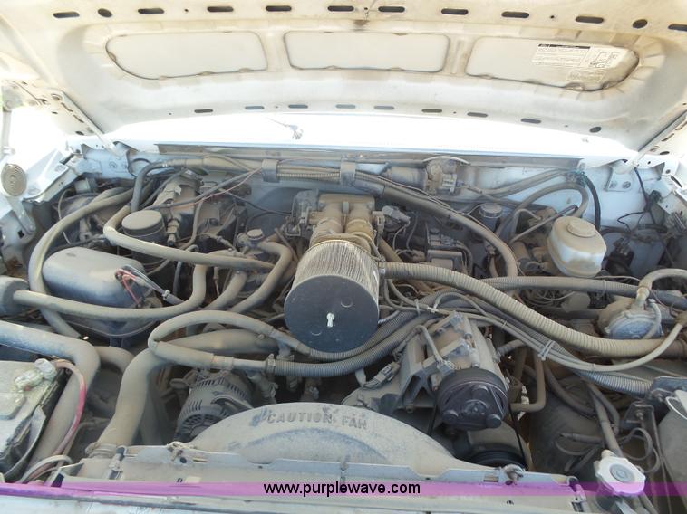 image for item J6016 1996 Ford F450 service truck with crane