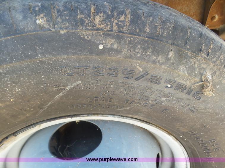 image for item J6016 1996 Ford F450 service truck with crane