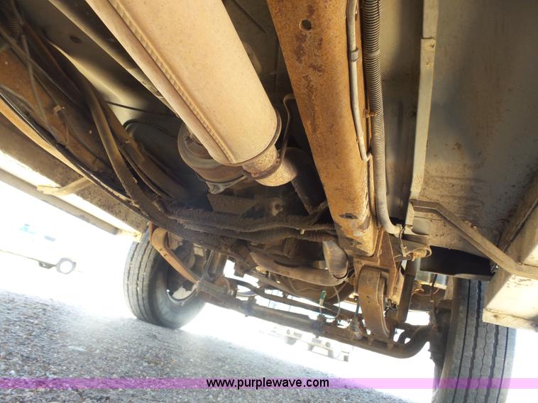 image for item J6016 1996 Ford F450 service truck with crane