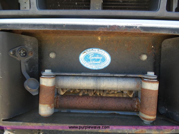 image for item J6016 1996 Ford F450 service truck with crane