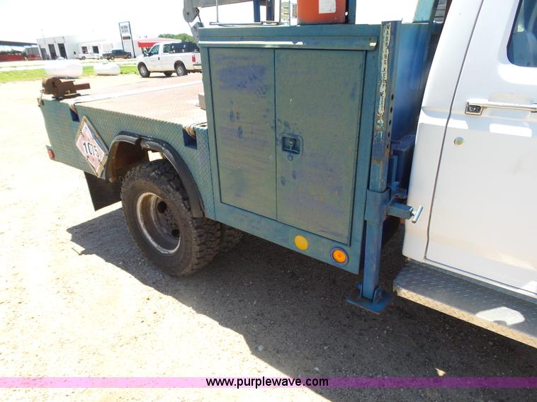 image for item J6016 1996 Ford F450 service truck with crane