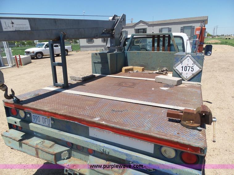image for item J6016 1996 Ford F450 service truck with crane