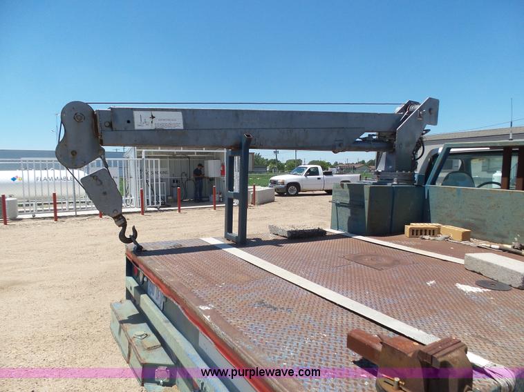 image for item J6016 1996 Ford F450 service truck with crane