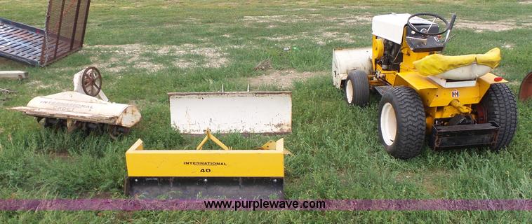 image for item K3203 International tractor