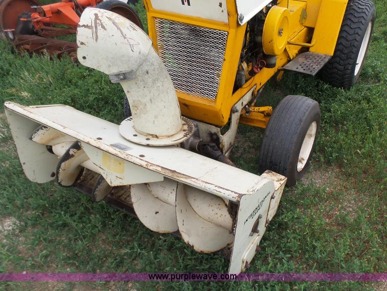 image for item K3203 International tractor