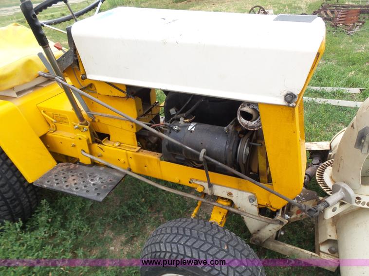 image for item K3203 International tractor