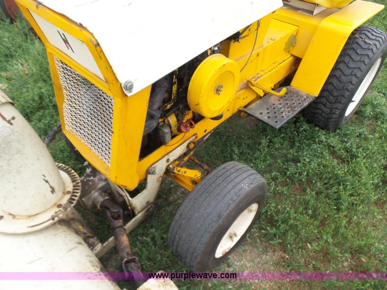 image for item K3203 International tractor