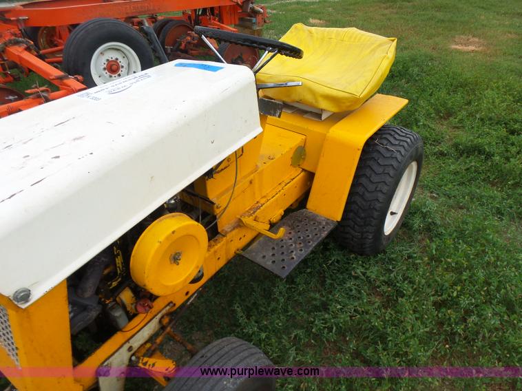 image for item K3203 International tractor