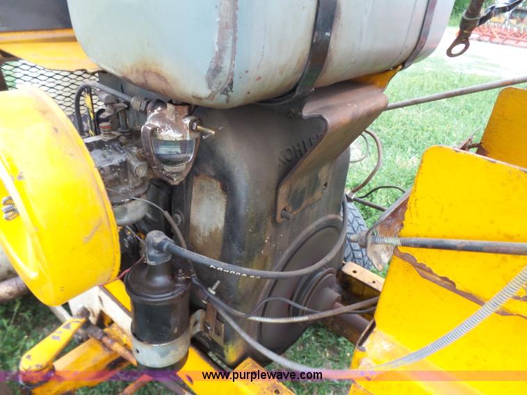 image for item K3203 International tractor