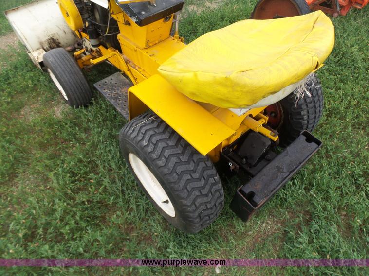 image for item K3203 International tractor