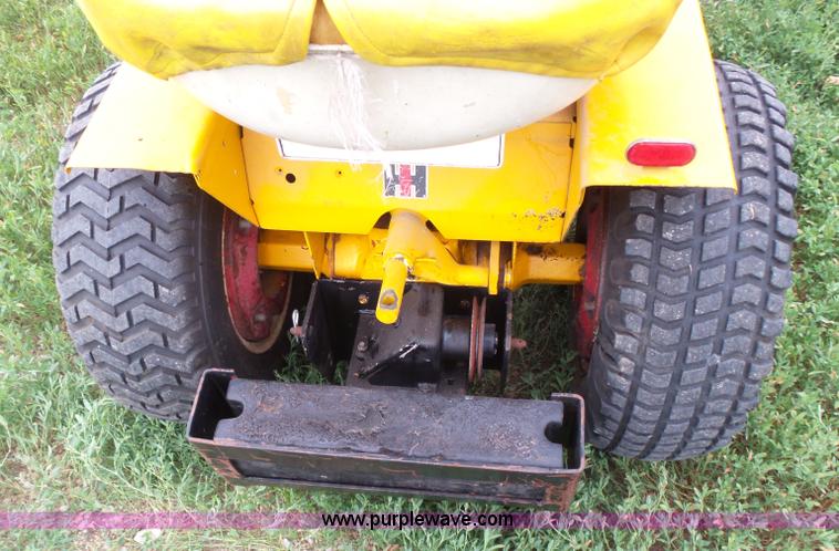 image for item K3203 International tractor