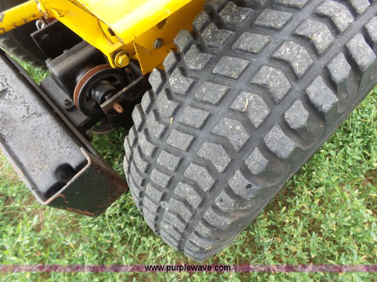 image for item K3203 International tractor