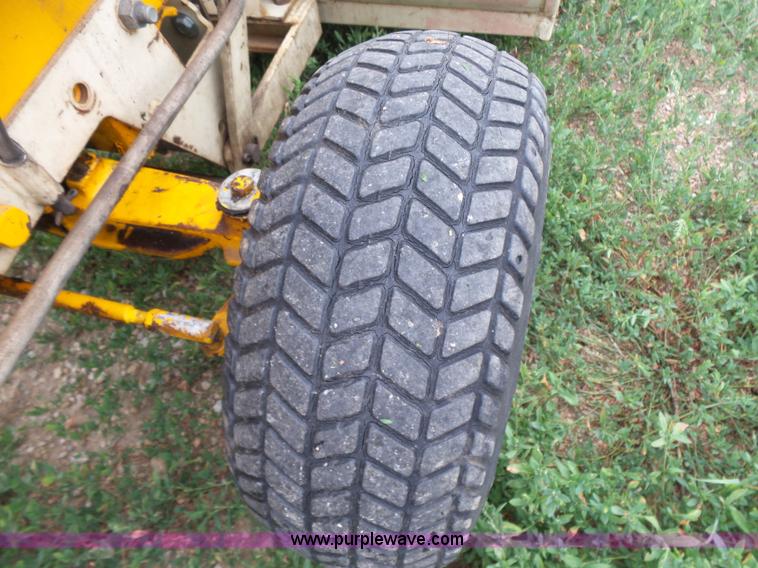 image for item K3203 International tractor