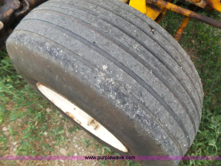 image for item K3203 International tractor