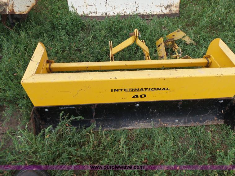 image for item K3203 International tractor