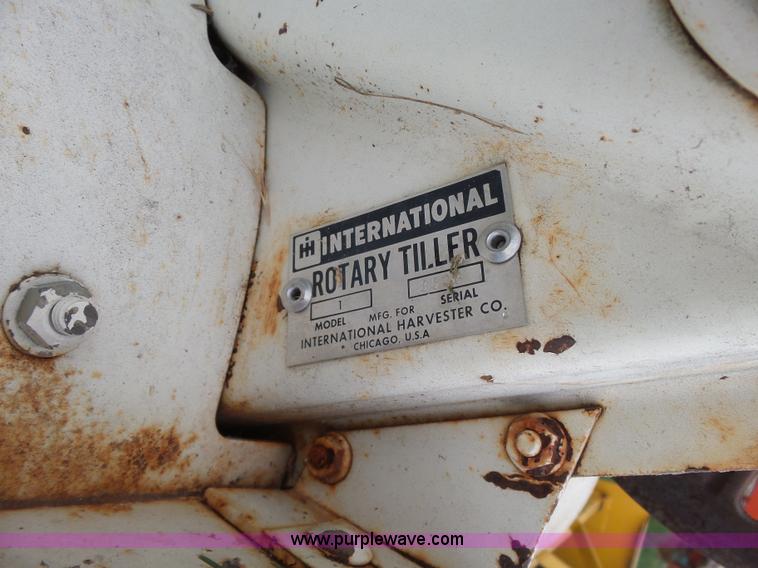 image for item K3203 International tractor