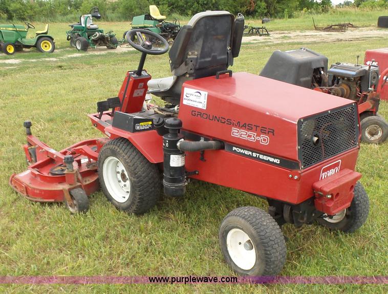 image for item K3208 Toro Groundsmaster 223D lawn mower