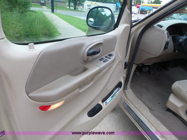 image for item K5352 2000 Ford F150 SuperCab pickup truck