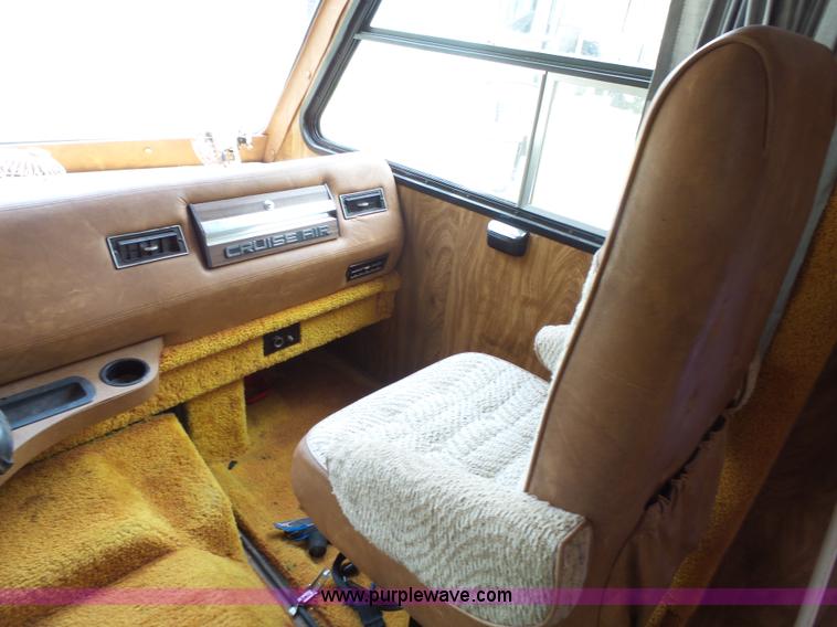 image for item K5356 1983 Chevrolet P30 Georgia Boy Cruise Air Z RV
