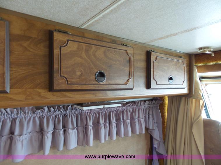 image for item K5356 1983 Chevrolet P30 Georgia Boy Cruise Air Z RV