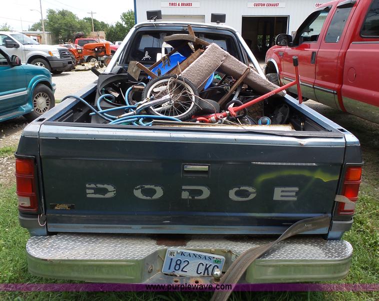 image for item K5358 1988 Dodge Dakota pickup truck