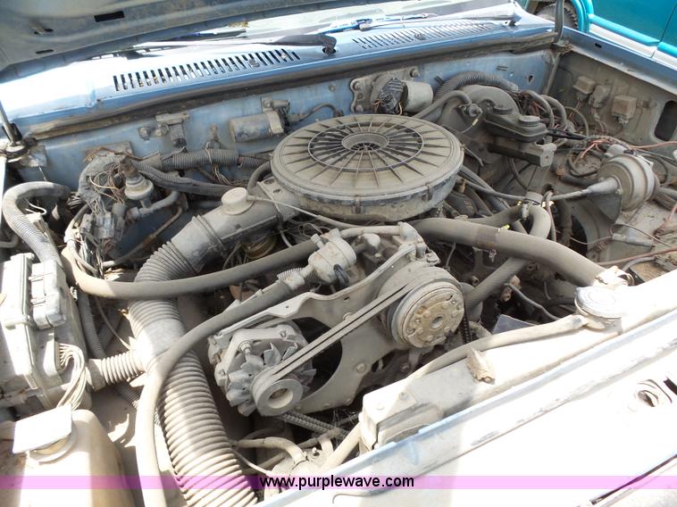 image for item K5358 1988 Dodge Dakota pickup truck