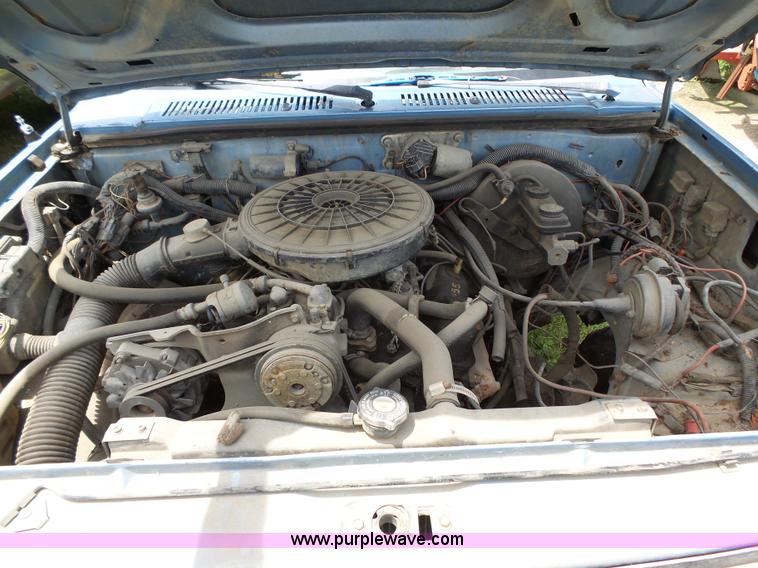 image for item K5358 1988 Dodge Dakota pickup truck