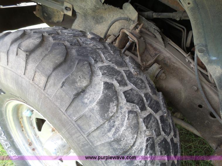 image for item K5358 1988 Dodge Dakota pickup truck