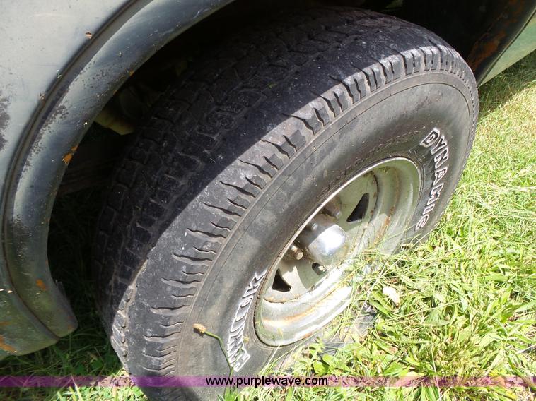 image for item K5358 1988 Dodge Dakota pickup truck