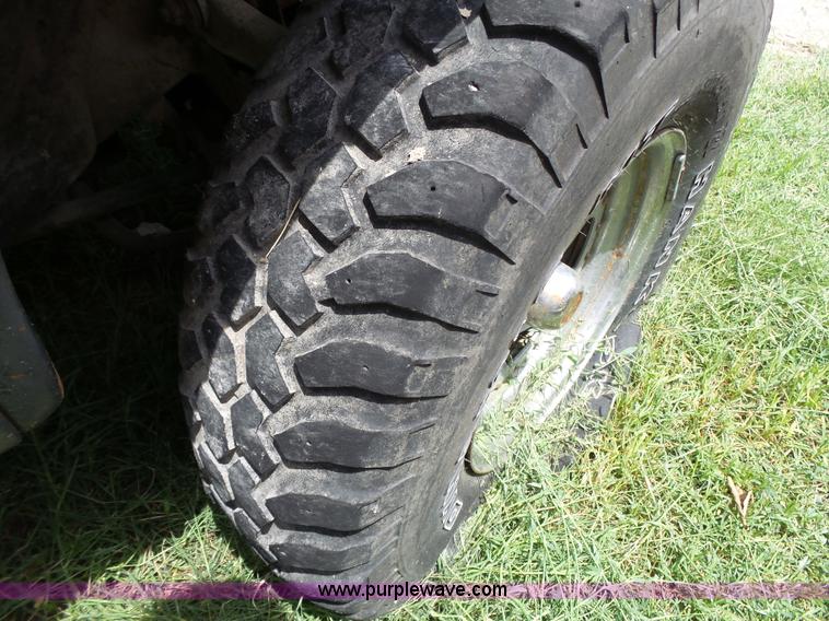 image for item K5358 1988 Dodge Dakota pickup truck