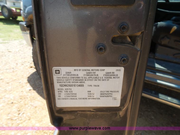 image for item K7088 2001 Chevrolet Silverado 2500HD Ext. Cab pickup truck