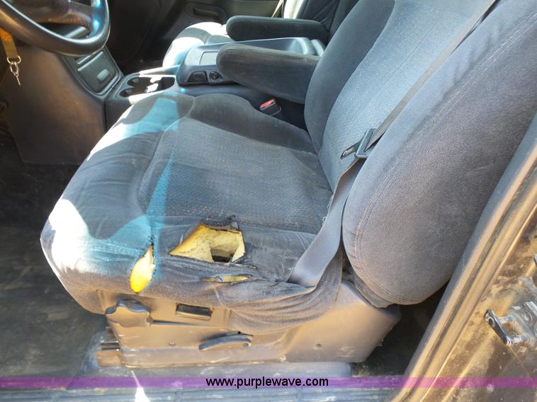 image for item K7088 2001 Chevrolet Silverado 2500HD Ext. Cab pickup truck