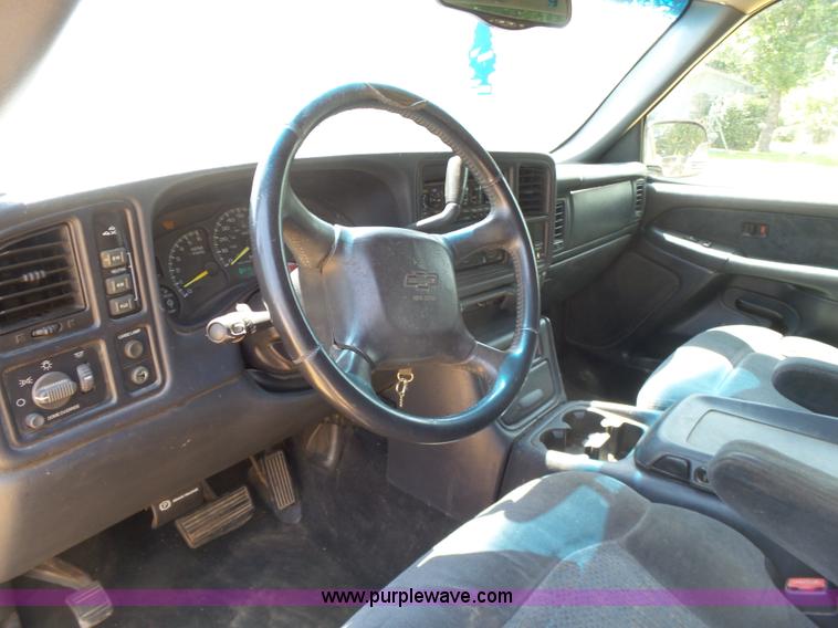 image for item K7088 2001 Chevrolet Silverado 2500HD Ext. Cab pickup truck