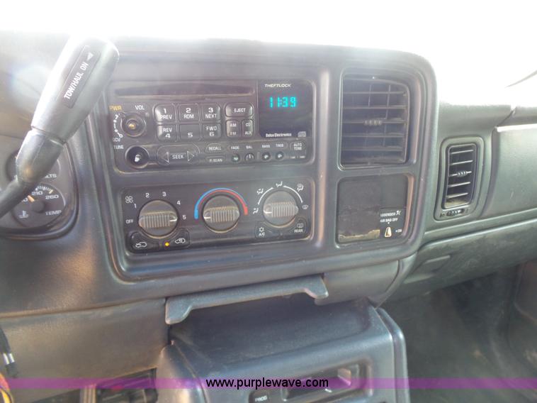 image for item K7088 2001 Chevrolet Silverado 2500HD Ext. Cab pickup truck