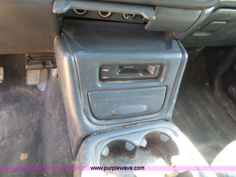 image for item K7088 2001 Chevrolet Silverado 2500HD Ext. Cab pickup truck