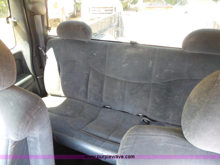 image for item K7088 2001 Chevrolet Silverado 2500HD Ext. Cab pickup truck