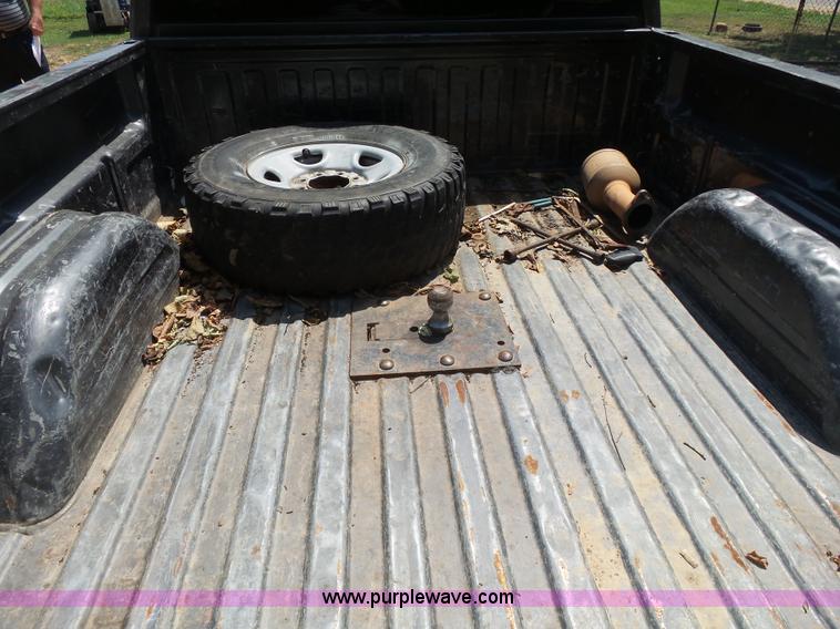 image for item K7088 2001 Chevrolet Silverado 2500HD Ext. Cab pickup truck