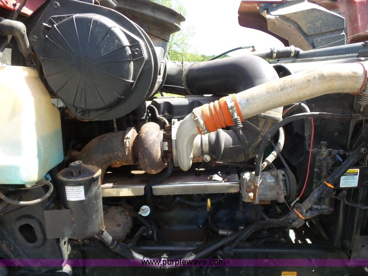 image for item K7089 2001 Mack CH613 semi truck