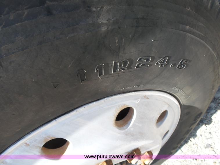 image for item K7089 2001 Mack CH613 semi truck