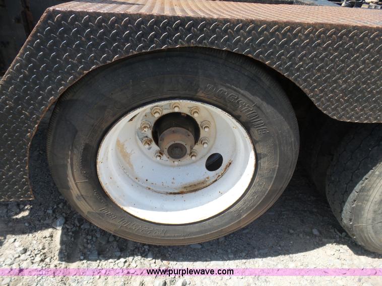 image for item K7089 2001 Mack CH613 semi truck