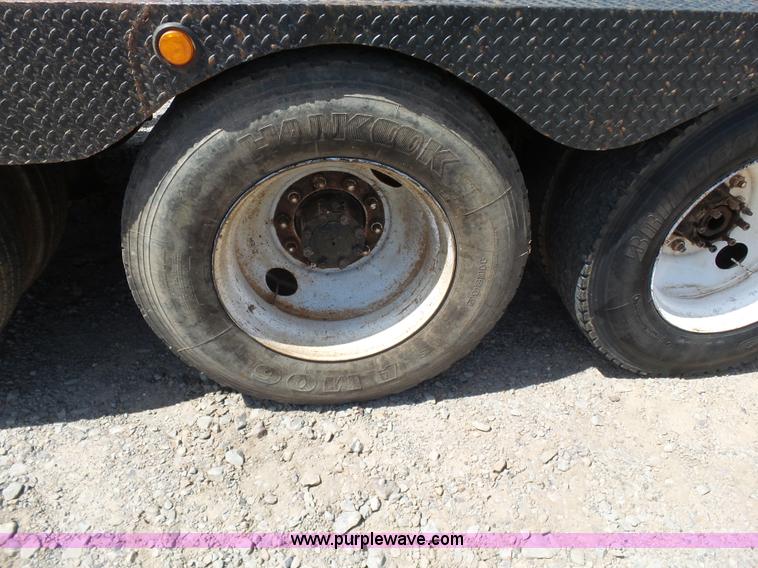 image for item K7089 2001 Mack CH613 semi truck