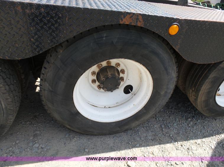 image for item K7089 2001 Mack CH613 semi truck